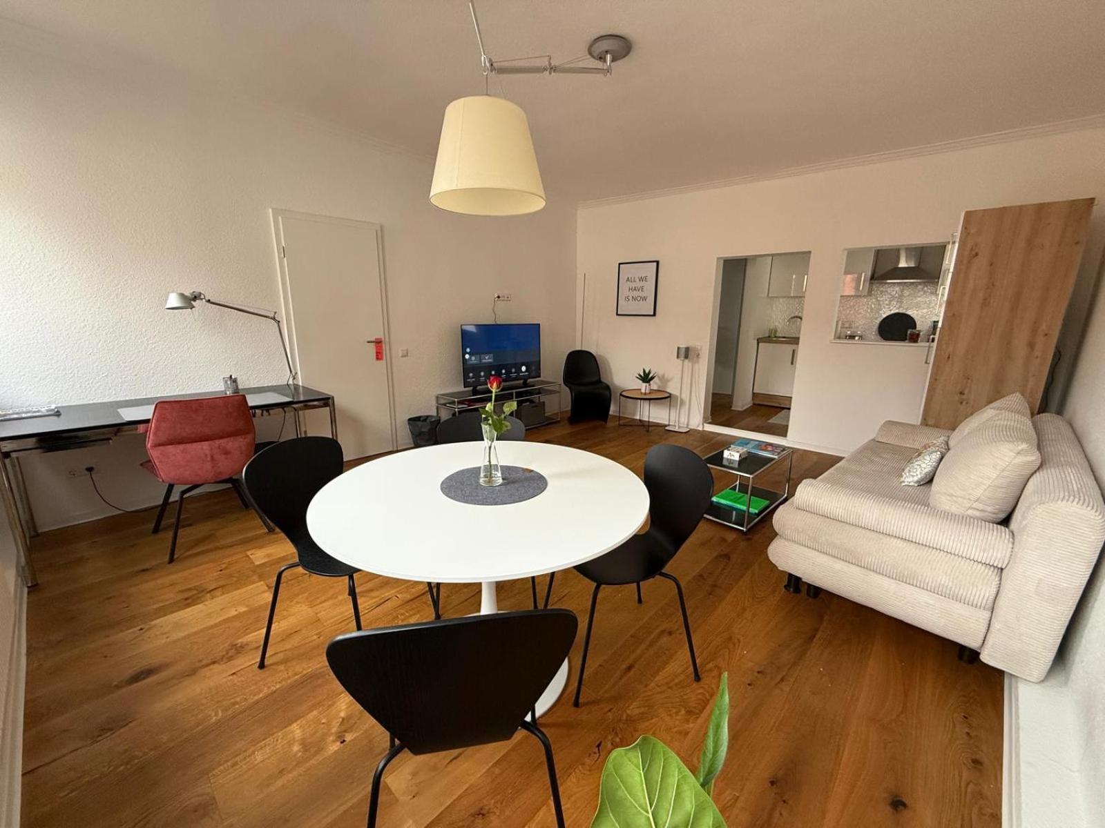 Stylisches Apartment Mit Grossem Tageslichbad Am Marktplatz Leonberg Exterior foto